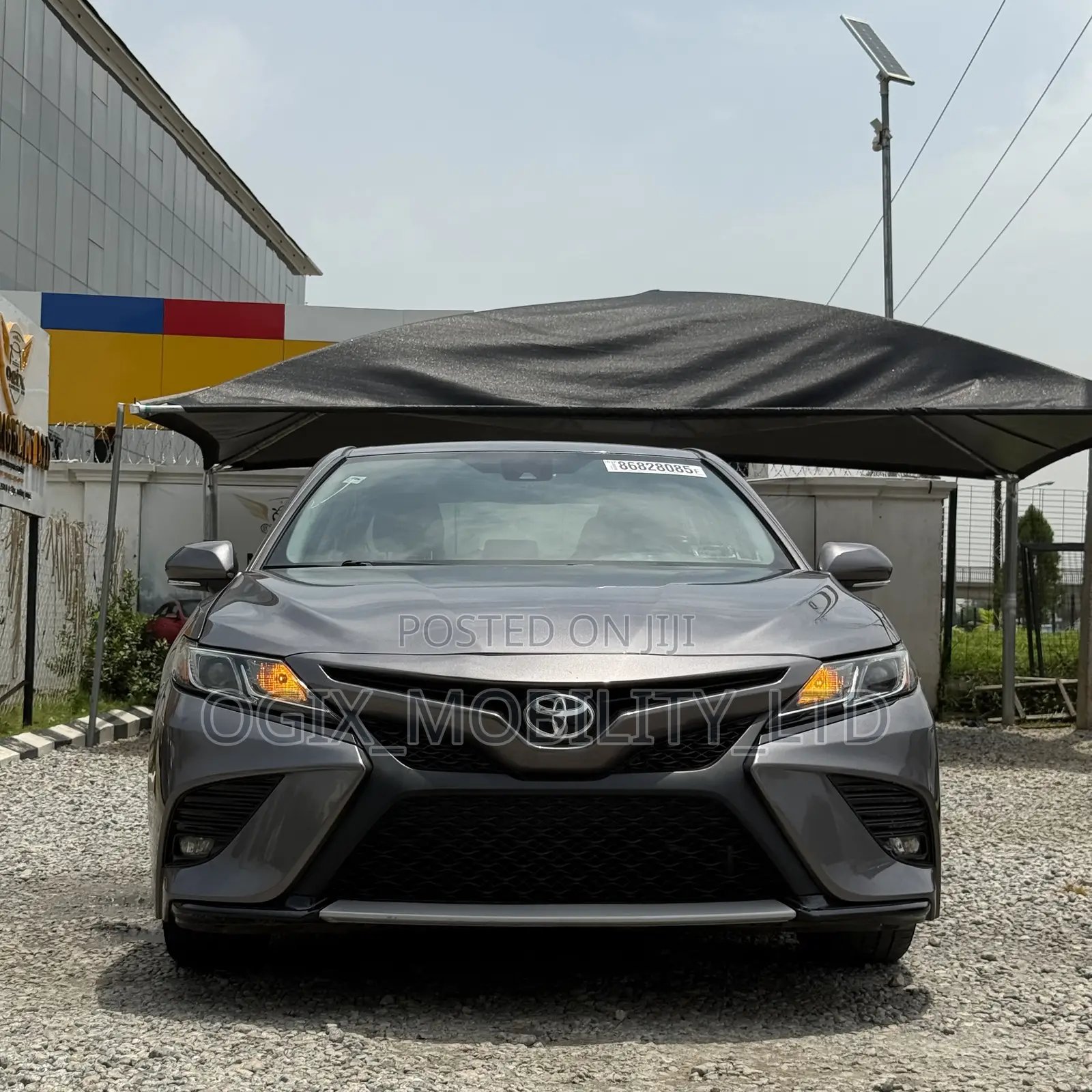 Toyota Camry SE (2.5L 4cyl 8A) 2019 Gray