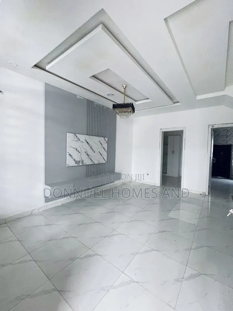 3bdrm Townhouse / Terrace in Ikota for rent