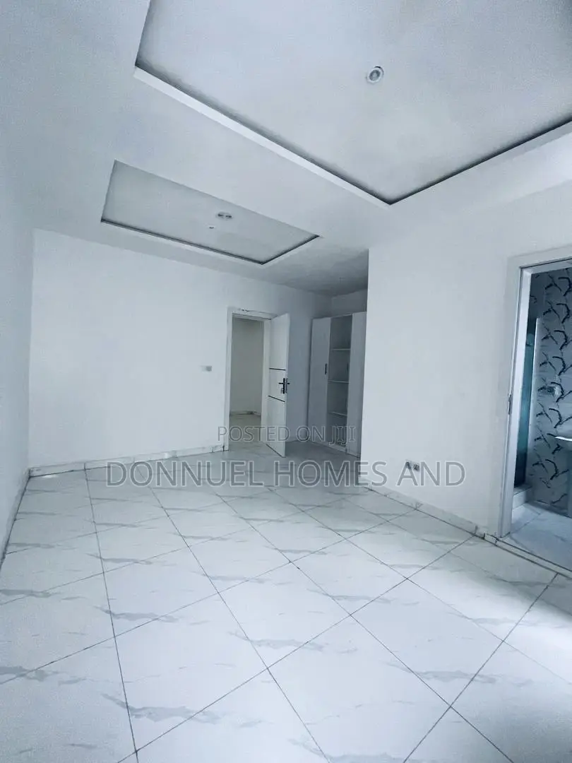 3bdrm Townhouse / Terrace in Ikota for rent