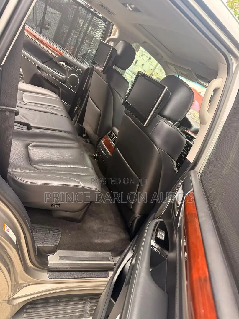 Lexus LX 570 AWD 2019 Silver