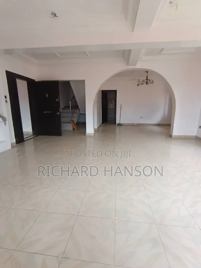 5bdrm Duplex in Hopeville, Sangotedo for rent