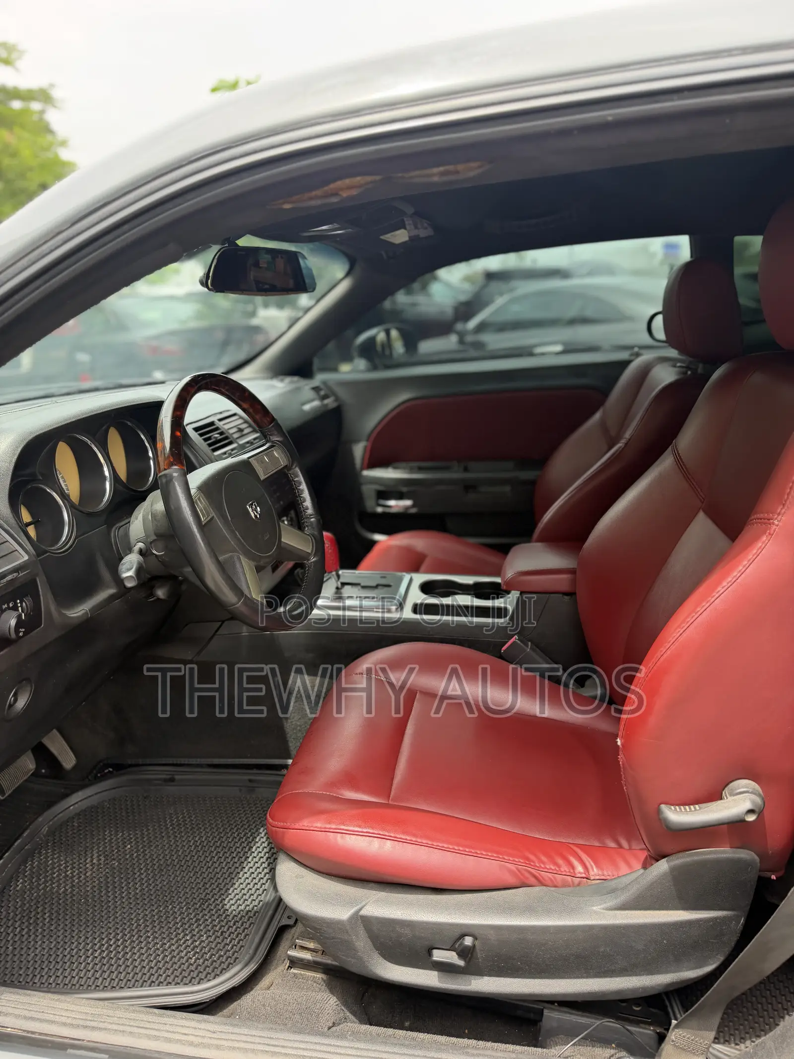 Dodge Challenger SRT-8 2009 Gray