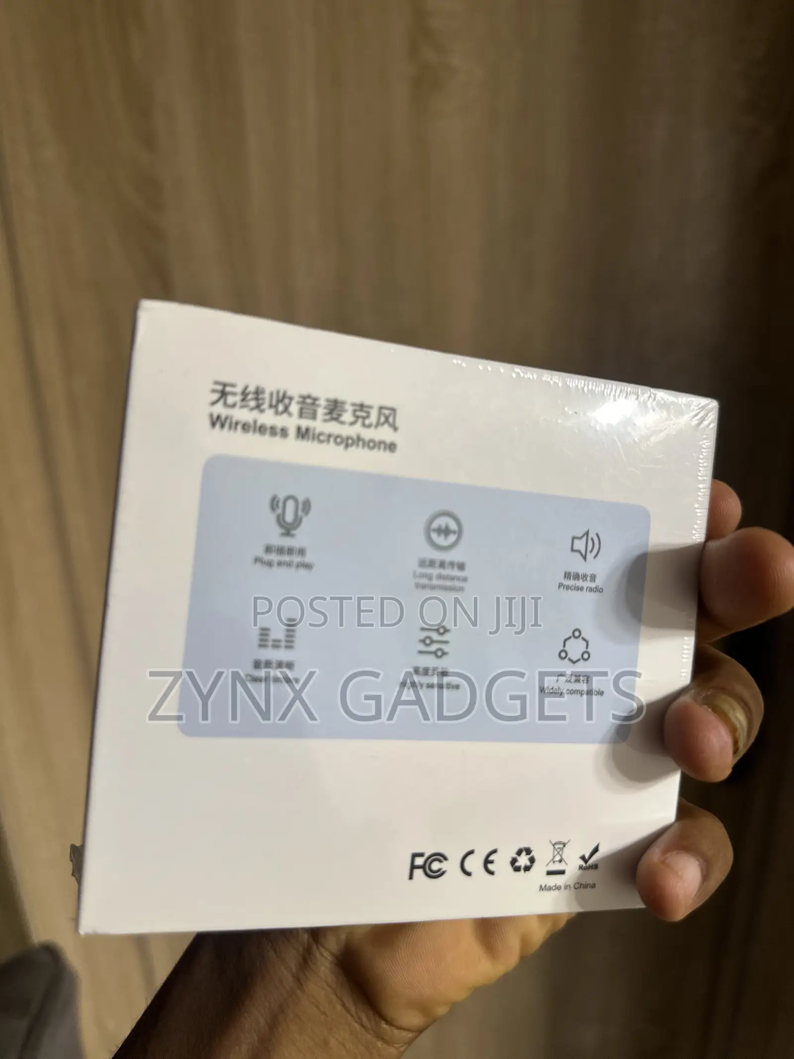 Wireless Lavalier Microphone for Phones Vlogging