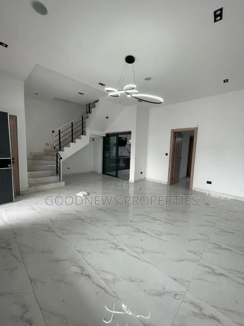 3bdrm Townhouse / Terrace in Lekki County Home, for rent