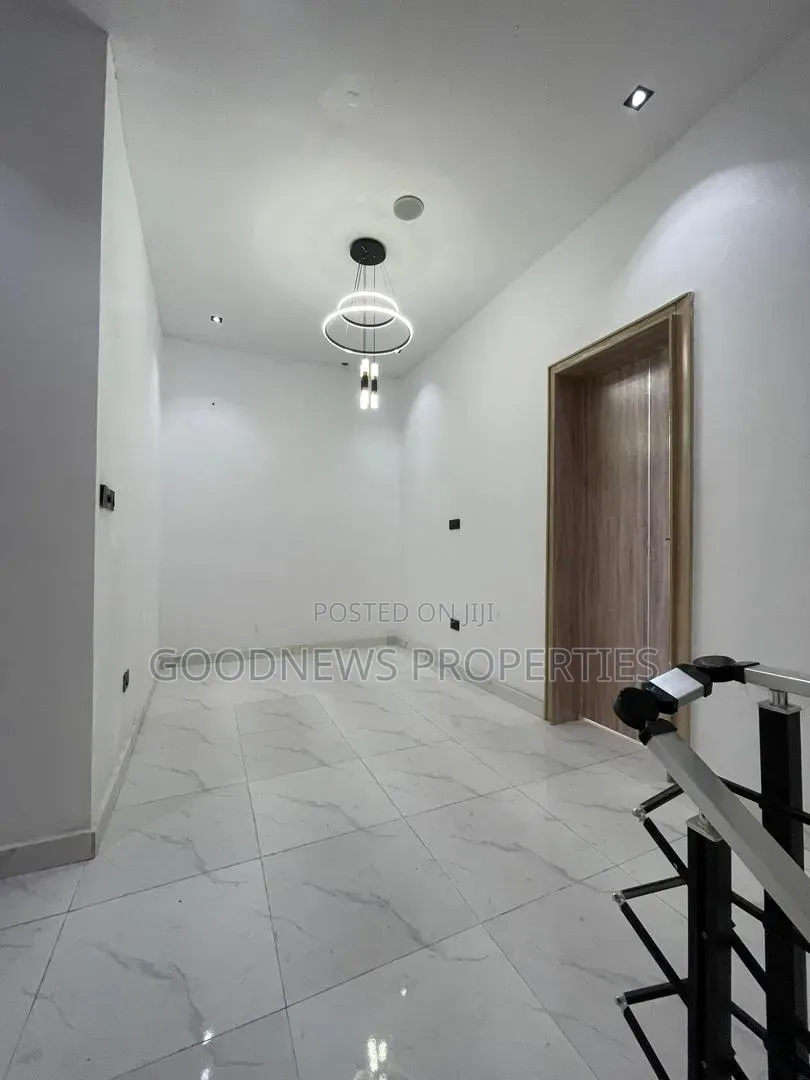 3bdrm Townhouse / Terrace in Lekki County Home, for rent