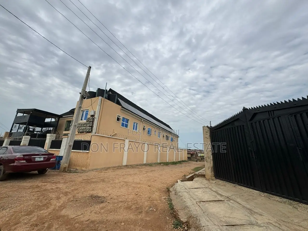 20bdrm Apartment in Apete Poly Area for sale