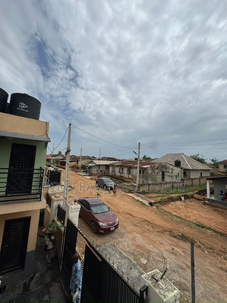 20bdrm Apartment in Apete Poly Area for sale