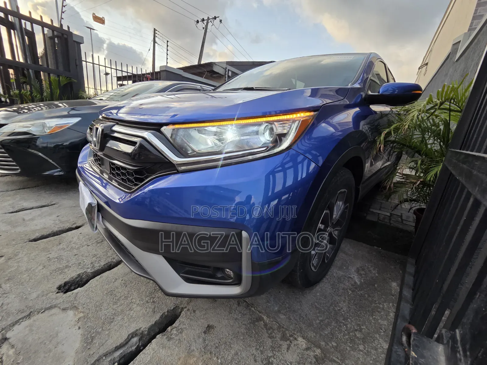 Honda CR-V Touring FWD 2020 Blue