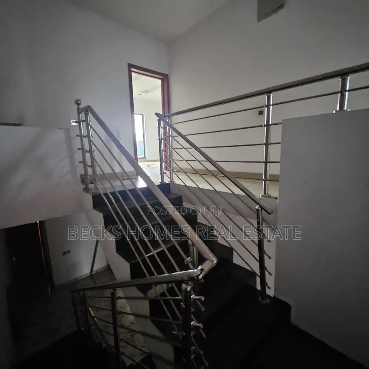 5bdrm Duplex in Magodo for rent