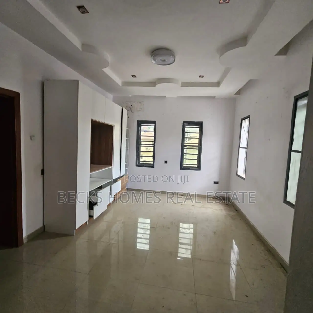 5bdrm Duplex in Magodo for rent