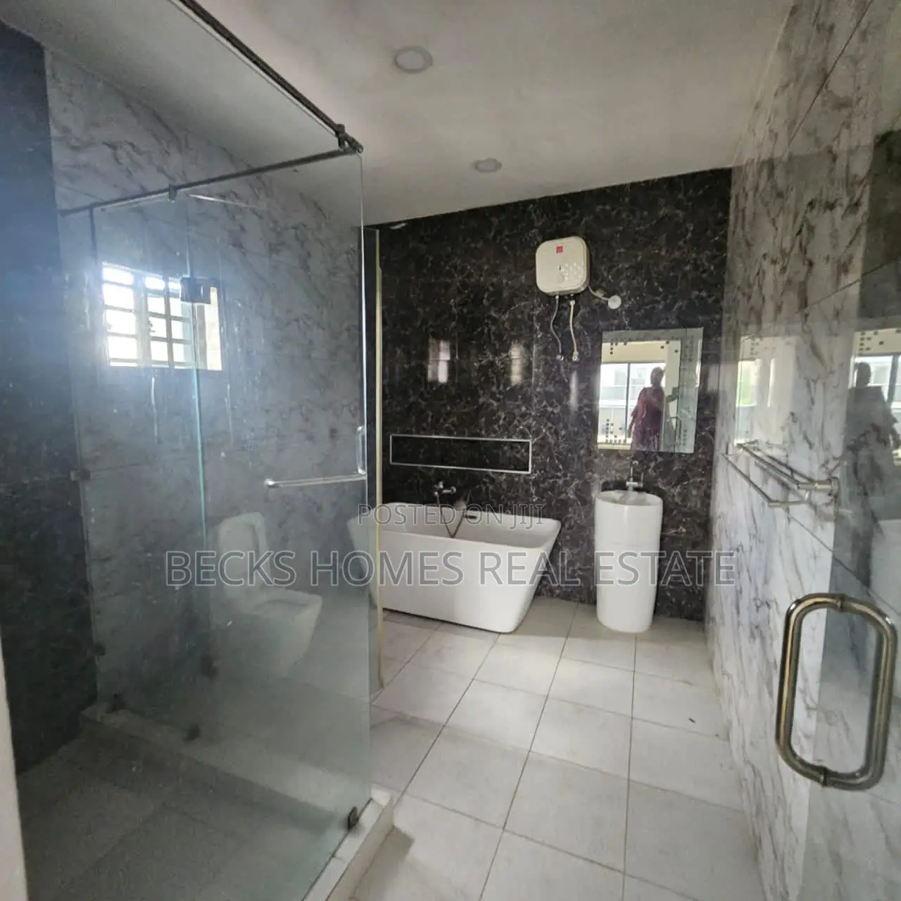 5bdrm Duplex in Magodo for rent
