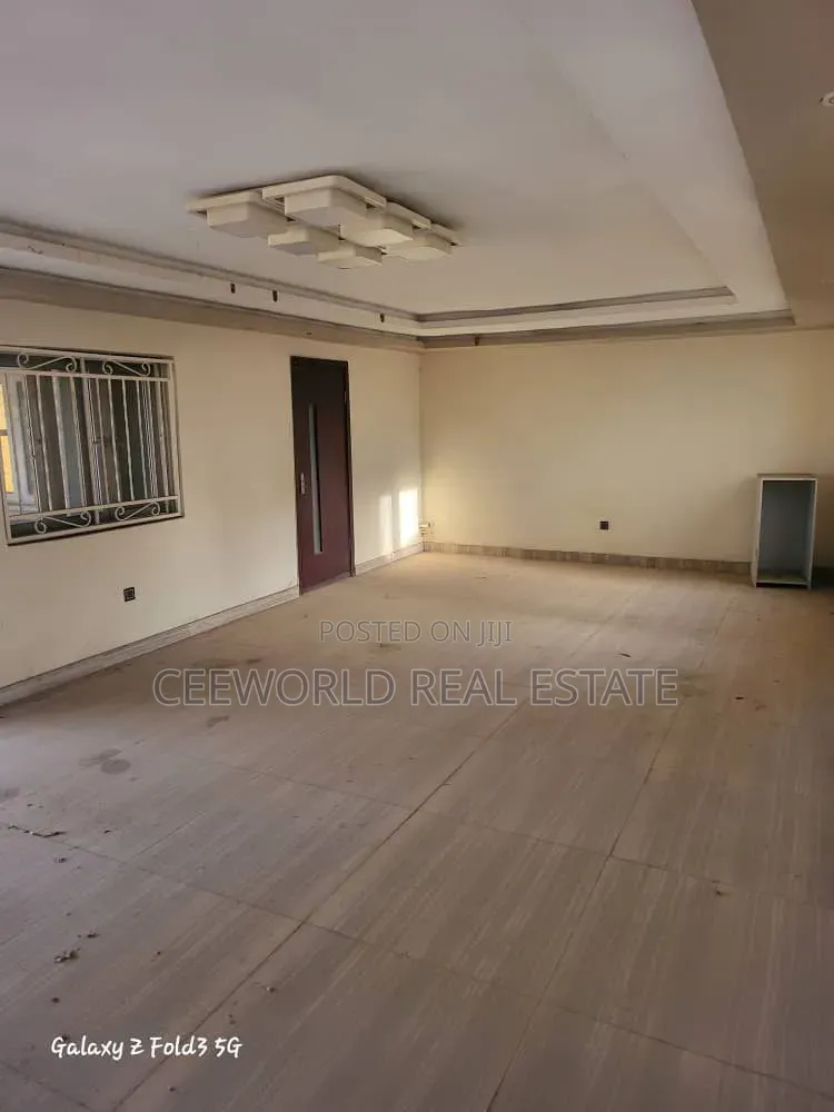 1bdrm Penthouse in Alalubosa Gra for rent