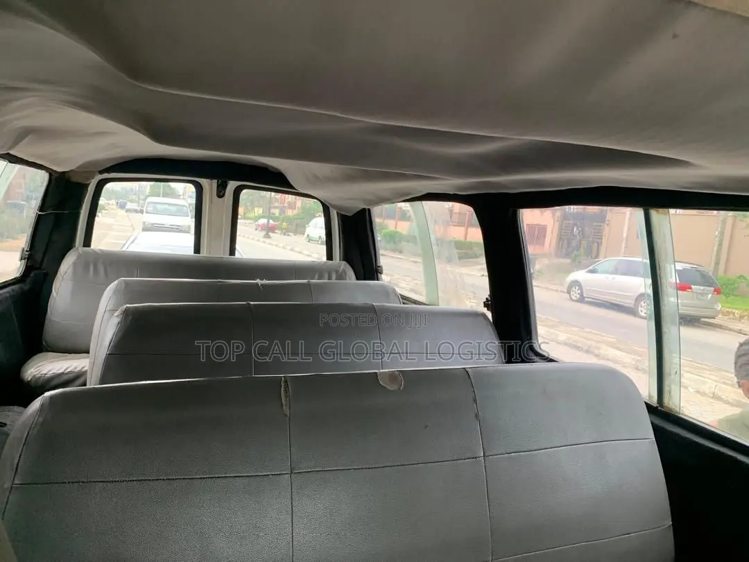 Chevrolet Suburban LT 2500 2008 White