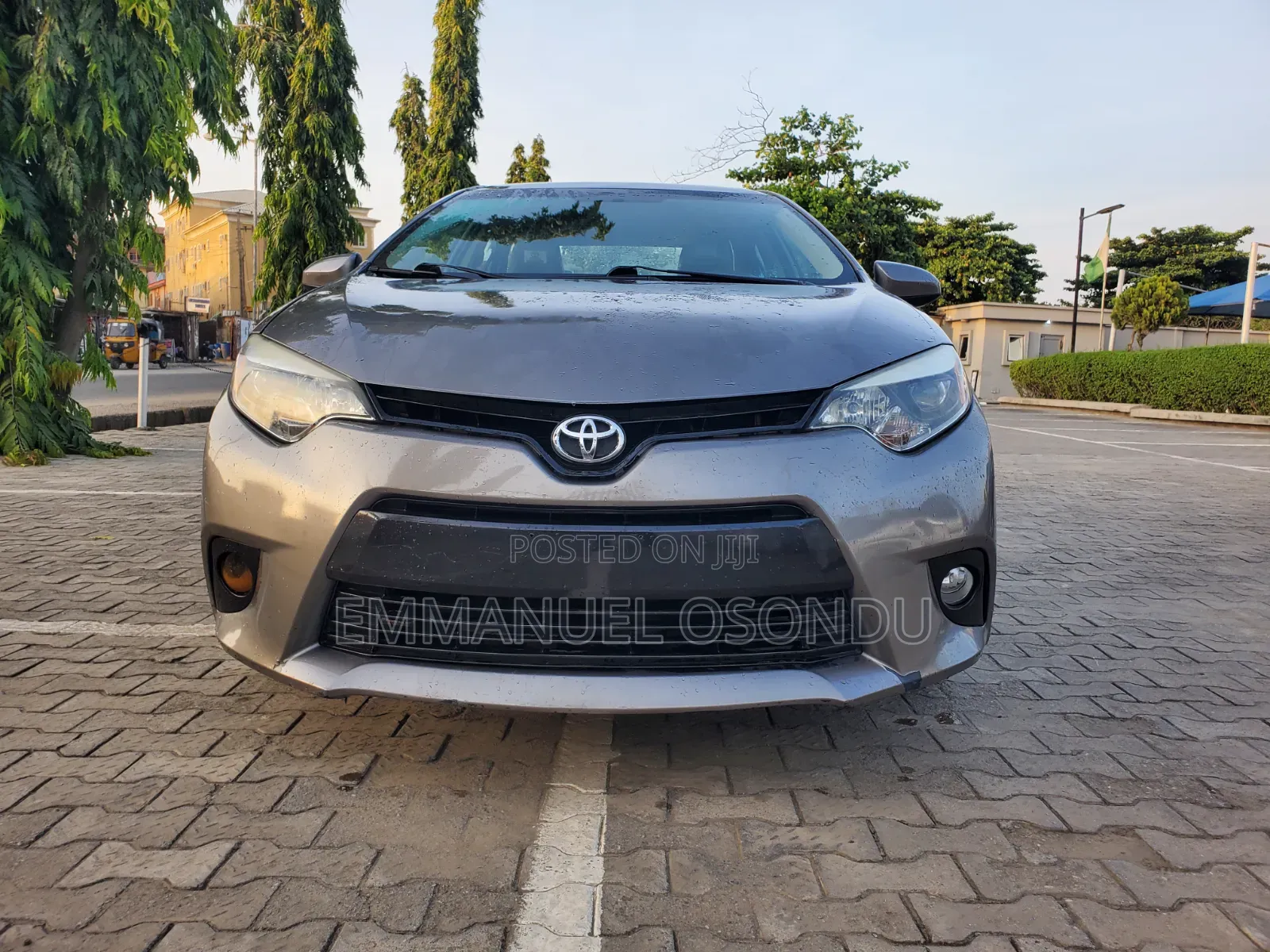 Toyota Corolla 2015 Gold
