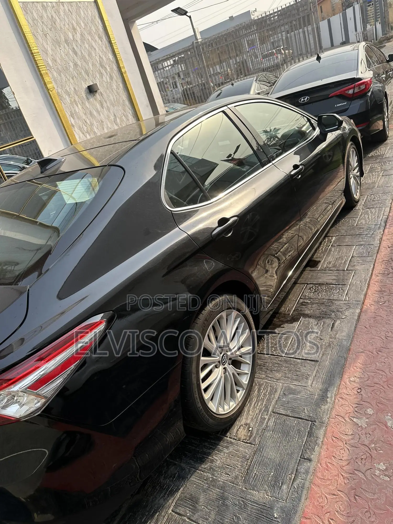 Toyota Camry XLE (2.5L 4cyl 8A) 2019 Black