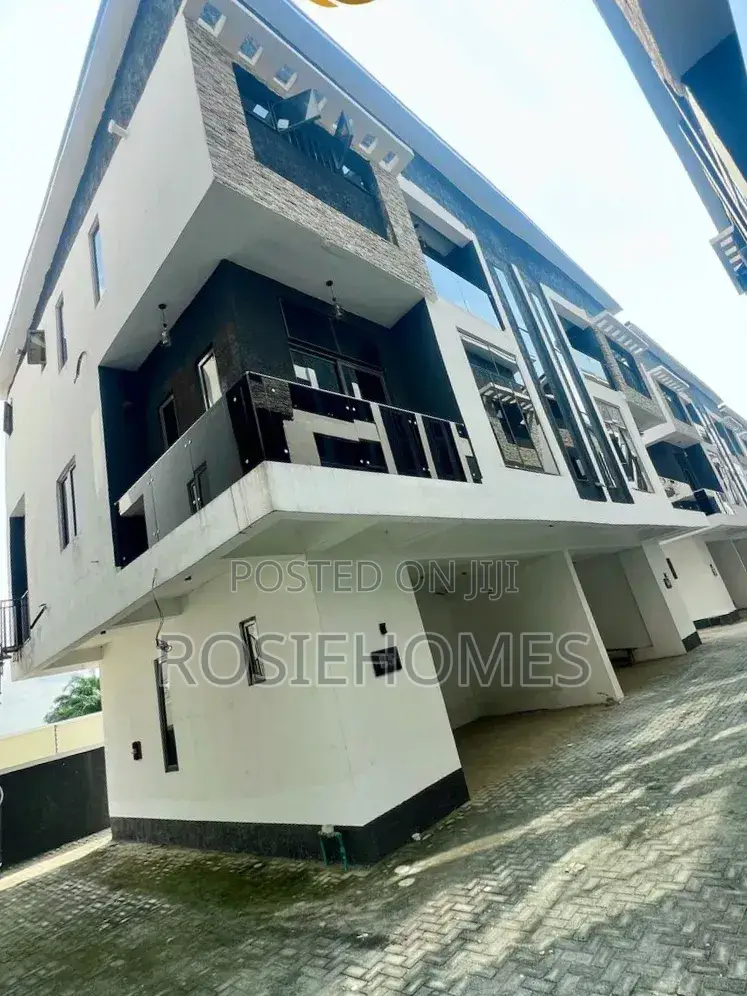 5bdrm Duplex in View Estate for rent