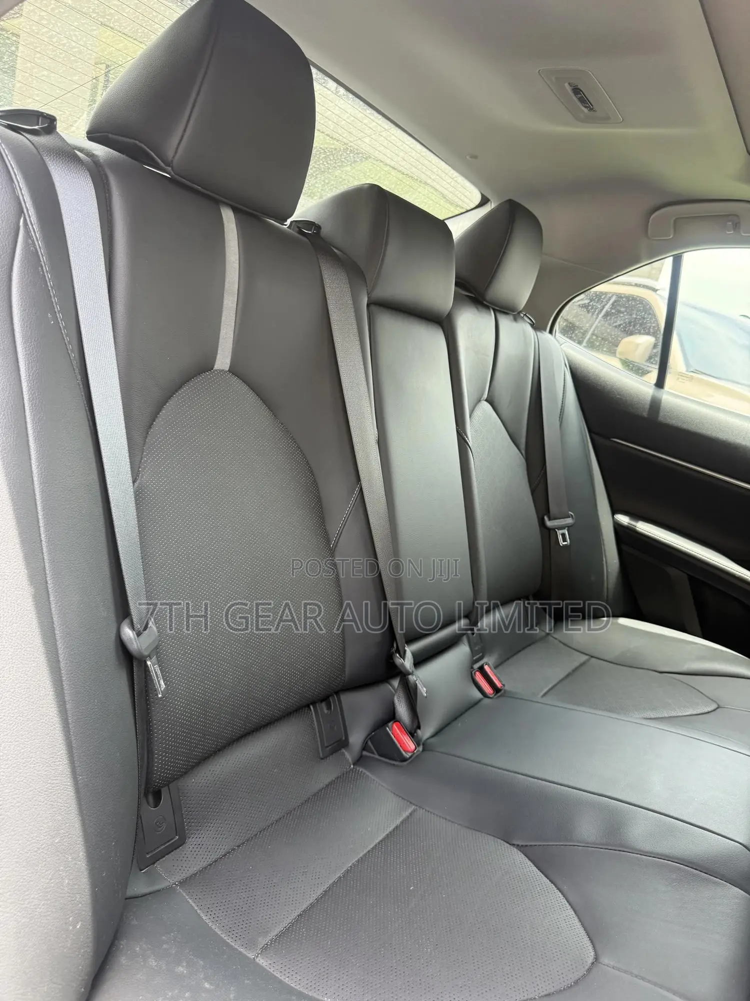 Toyota Camry SE FWD 2020 Gray