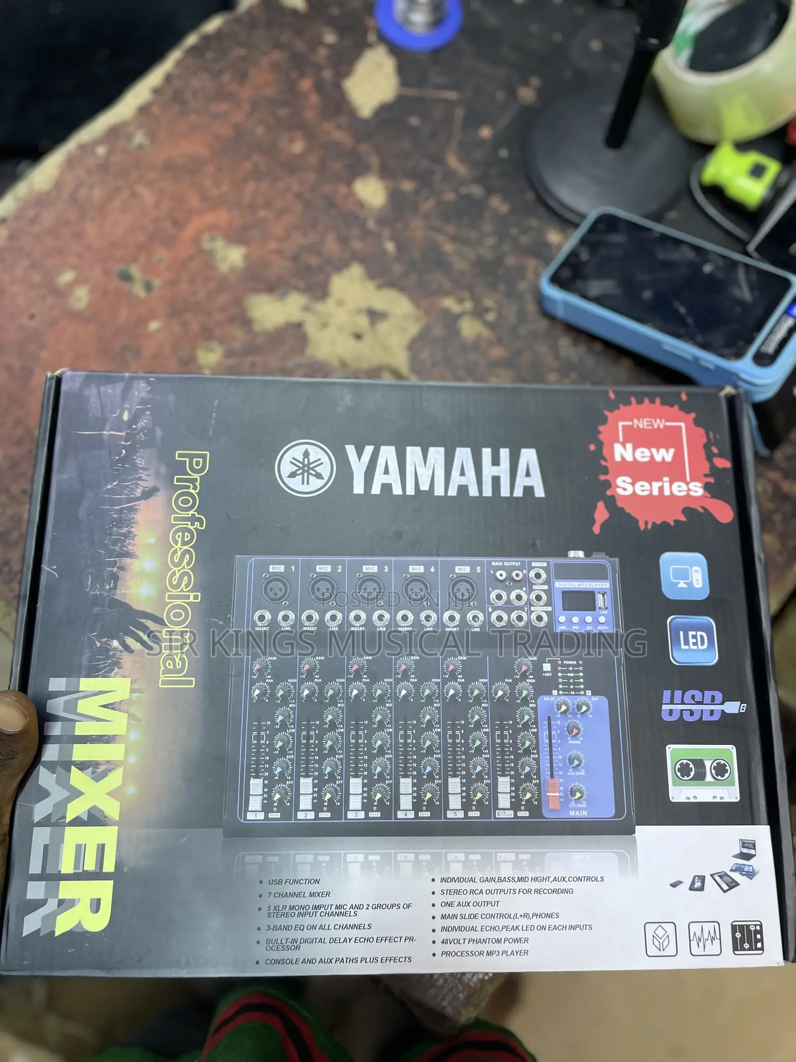 Yamaha 7 Channel Mixer
