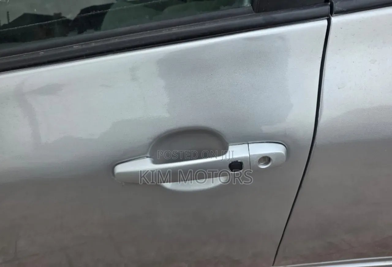 Toyota Corolla LE 4dr Sedan (1.8L 4cyl 4A) 2010 Silver