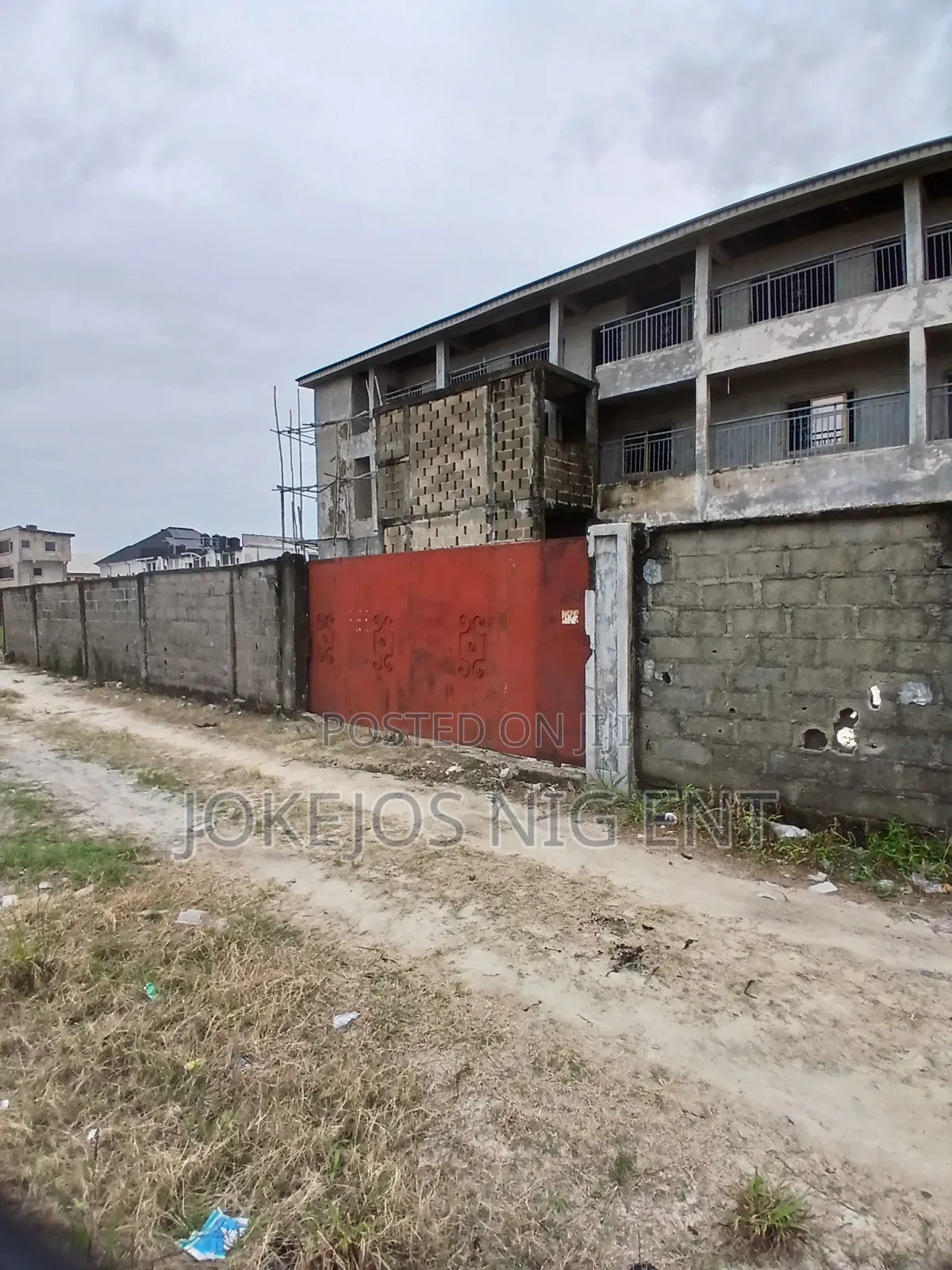 18bdrm Apartment in Sangotedo Ajah Lekki for sale