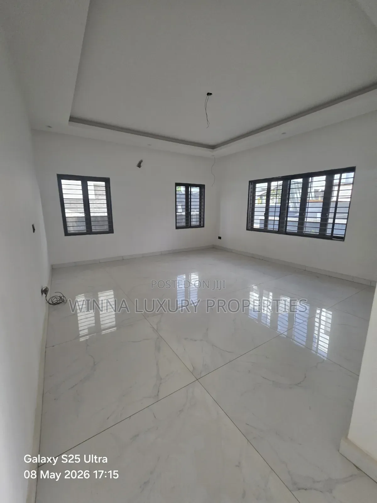 7 Bedrooms Detached Mansion