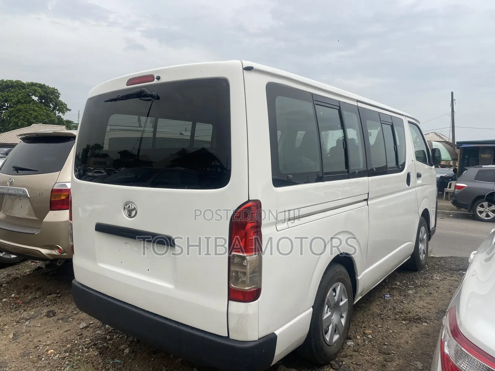 Toyota HiAce 2013 White