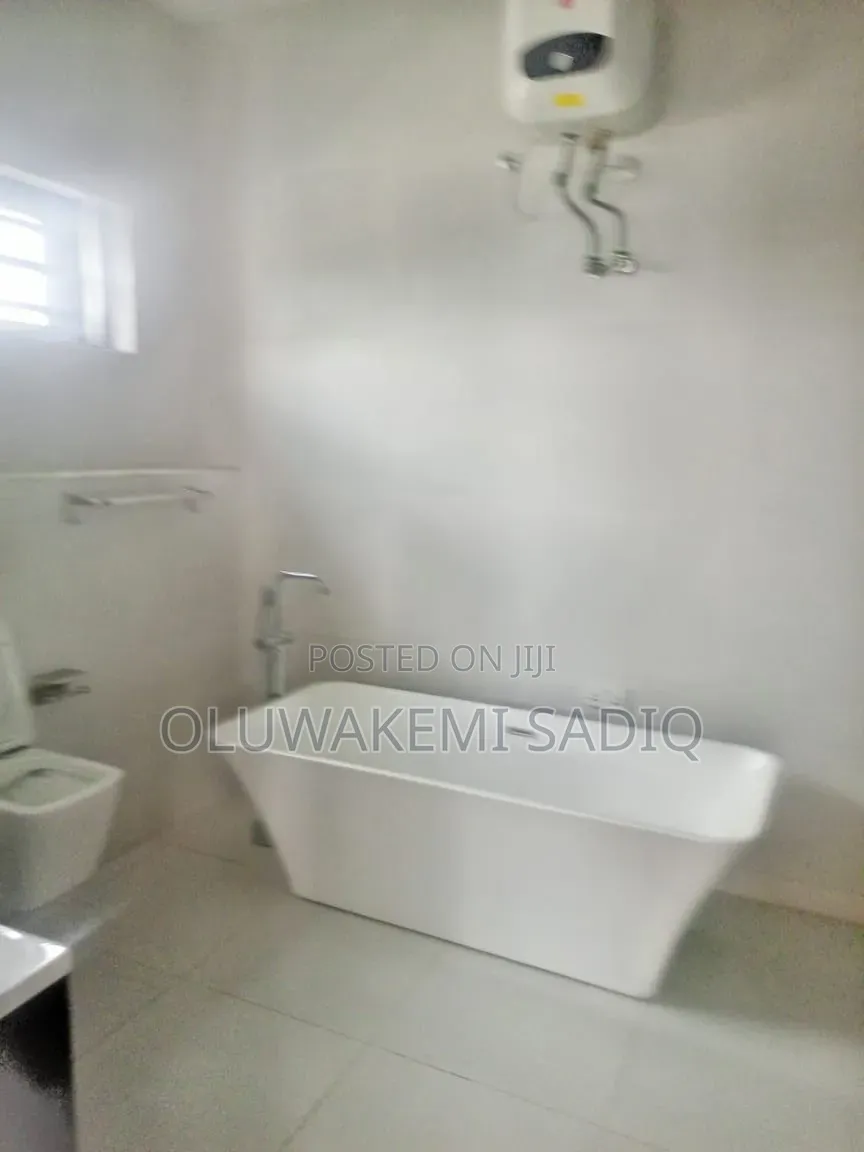 5bdrm Duplex in Ikeja, Adeniyi Jones for rent