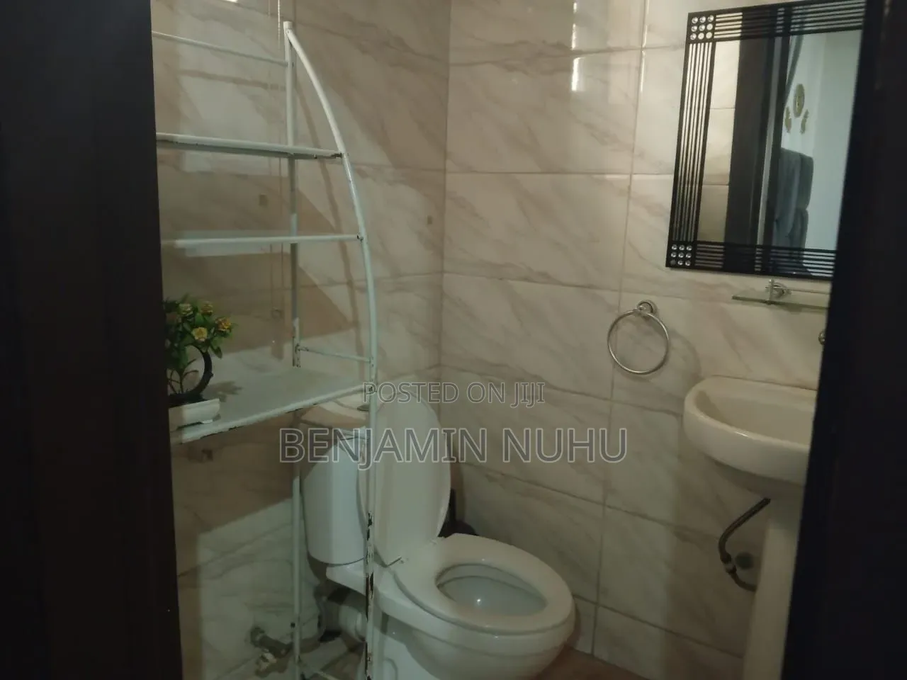 5bdrm Duplex in Idado for sale