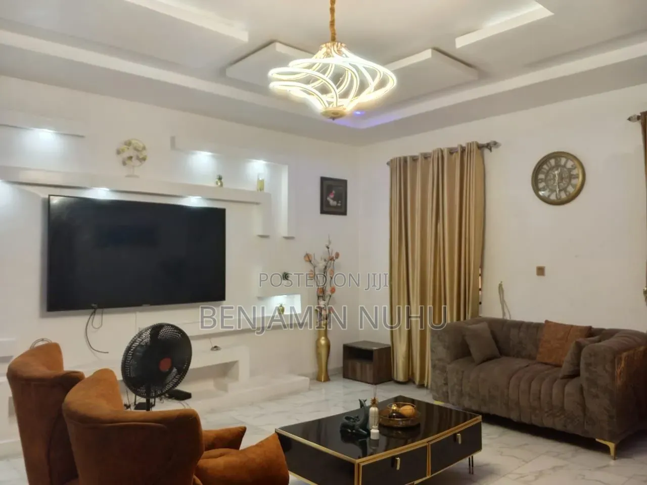 5bdrm Duplex in Idado for sale