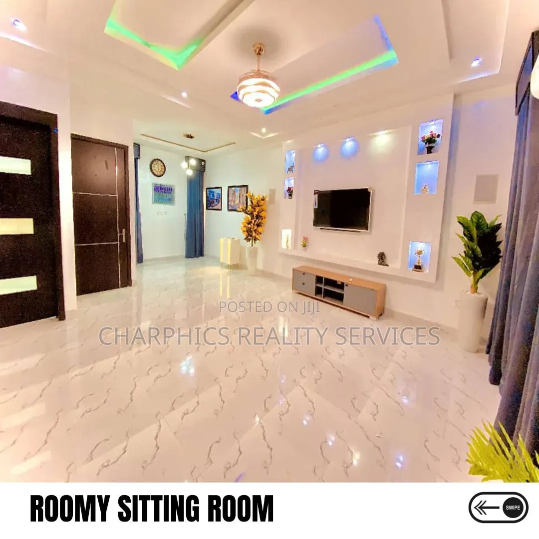 2bdrm Apartment in Lekki Phase 2 for sale