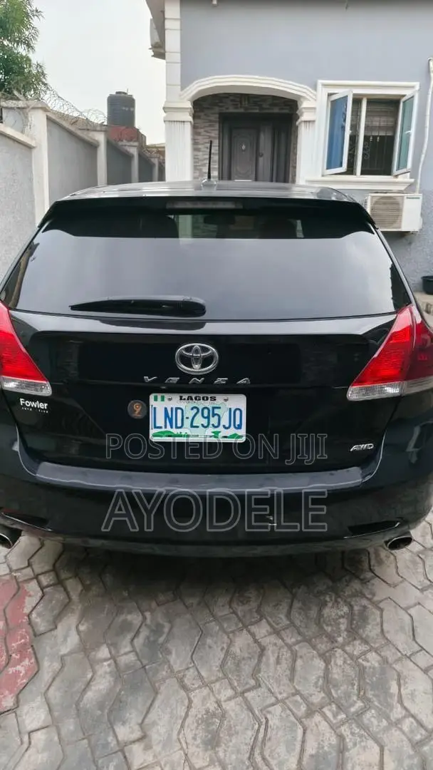 Toyota Venza 2010 Black