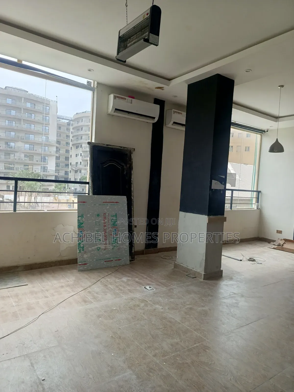 A 38.6 Square Meter Shop Space in Lekki Phase 1 Right, Oniru