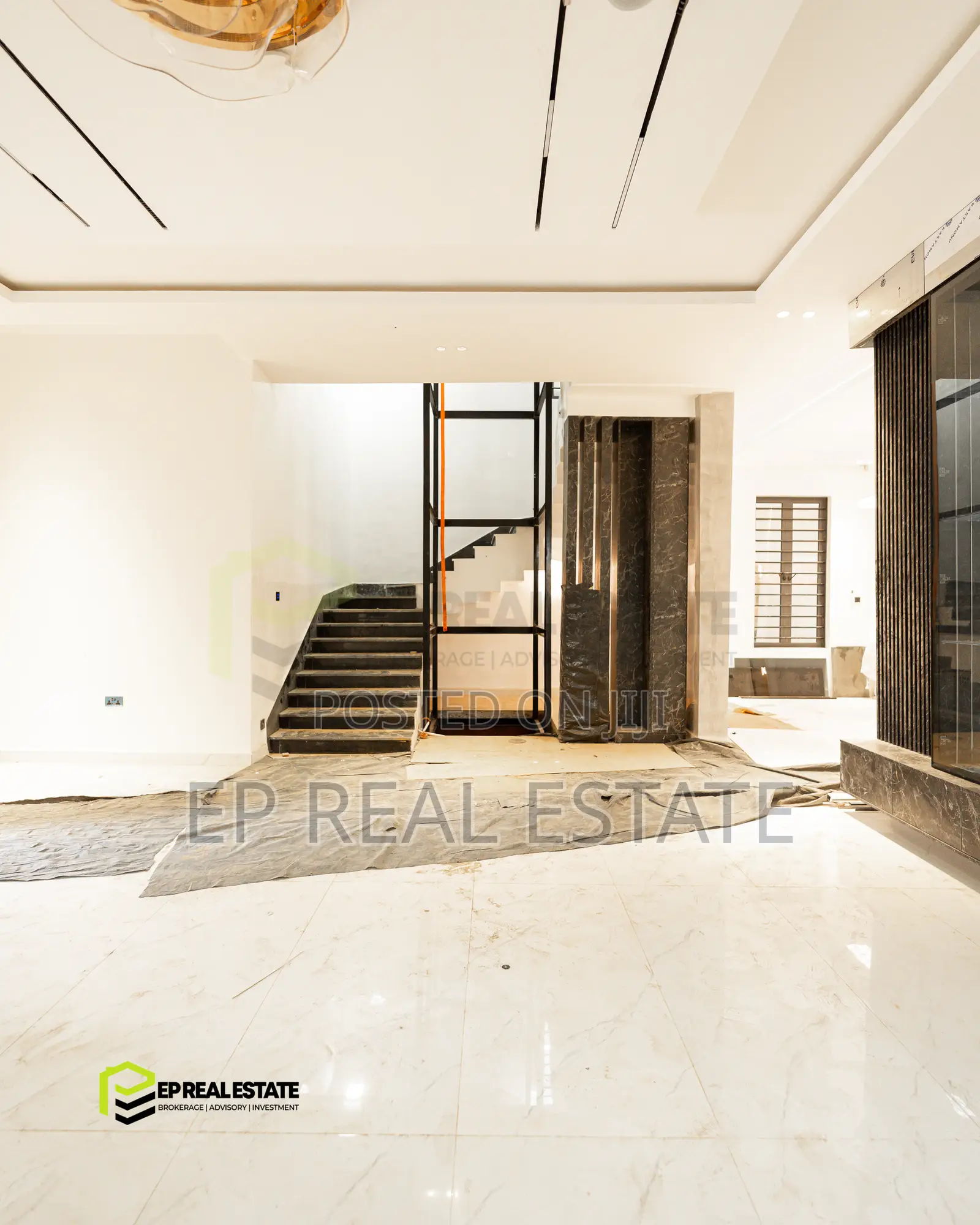 6bdrm Duplex in Apo for sale