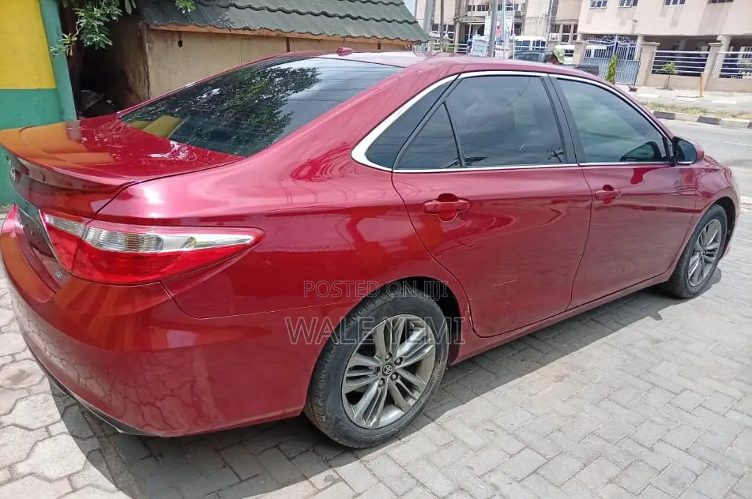Toyota Camry SE 4dr Sedan (2.5L 4cyl 6A) 2017 Red