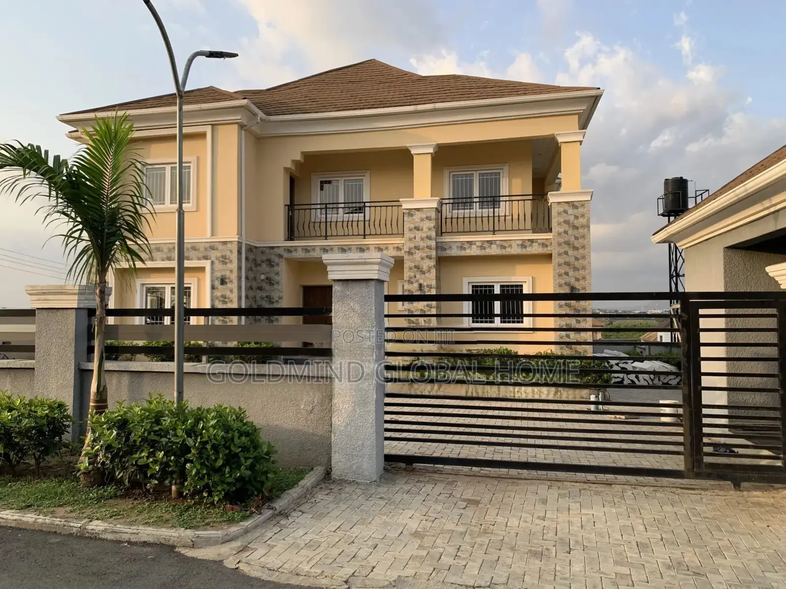 5bdrm Duplex in Lugbe District. for sale