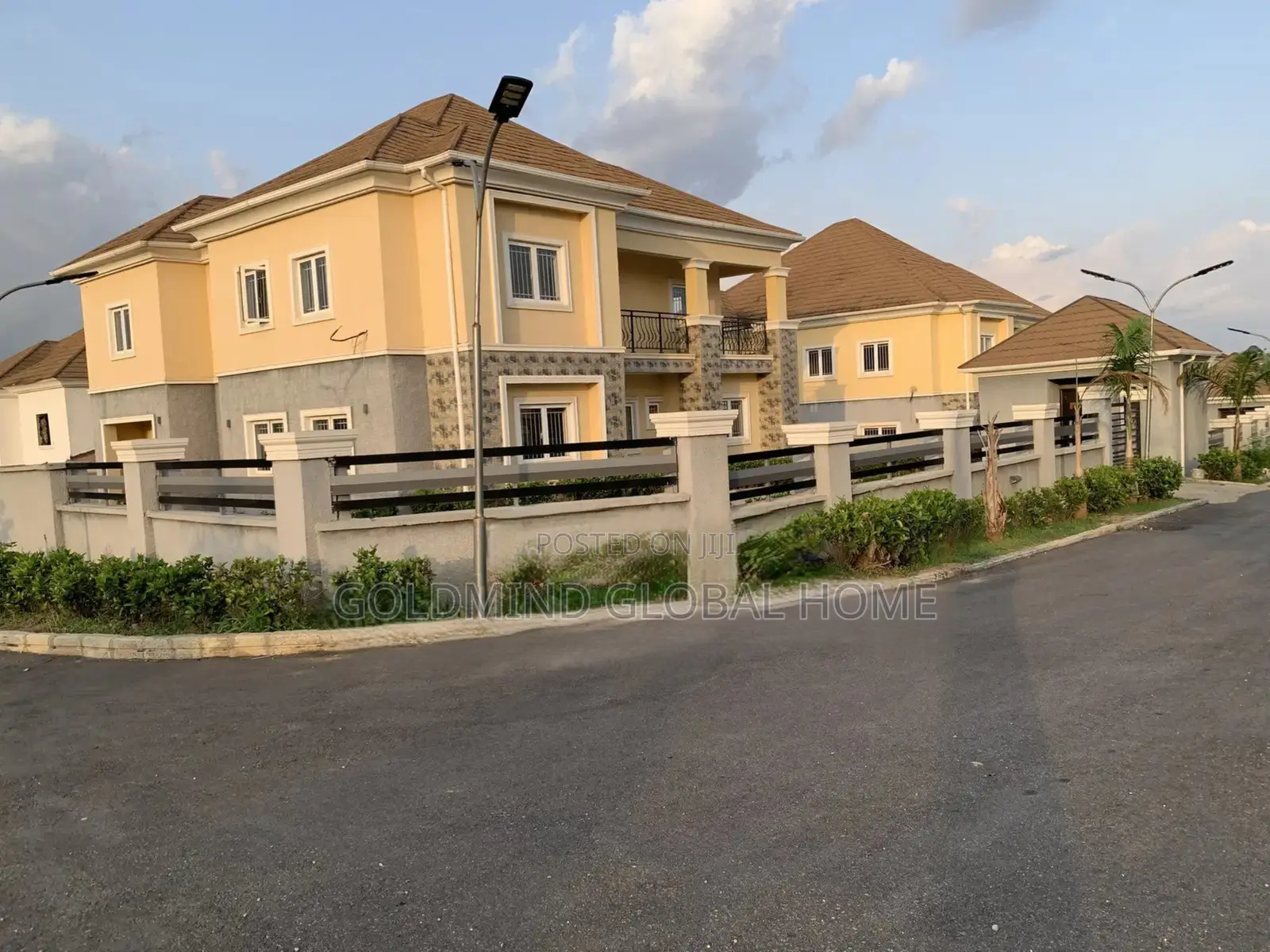 5bdrm Duplex in Lugbe District. for sale