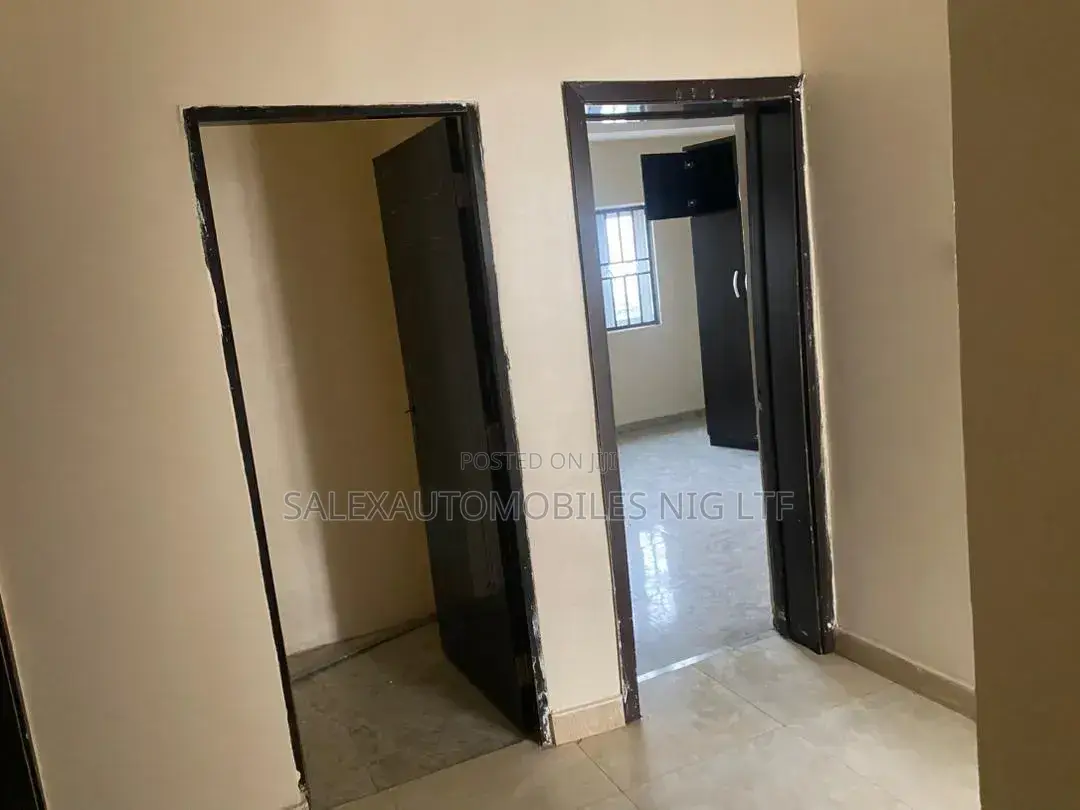 4bdrm Duplex in Gaduwa for sale