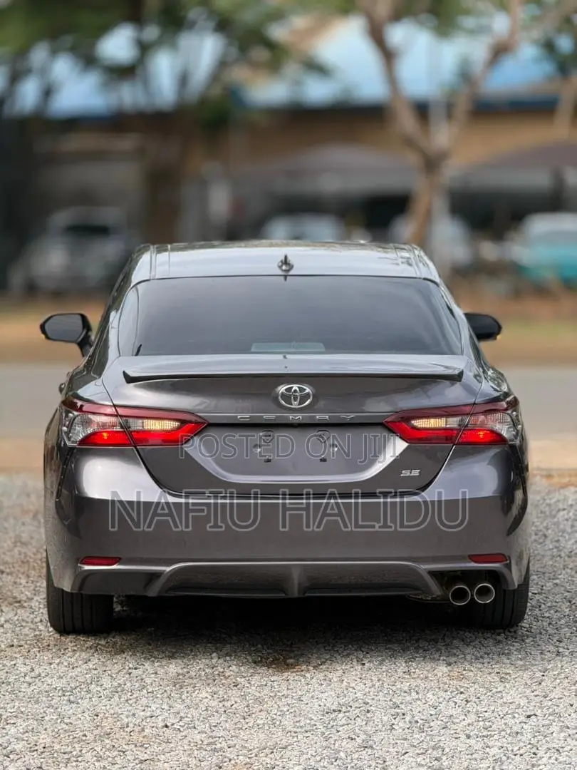 Toyota Camry 2019 Gray