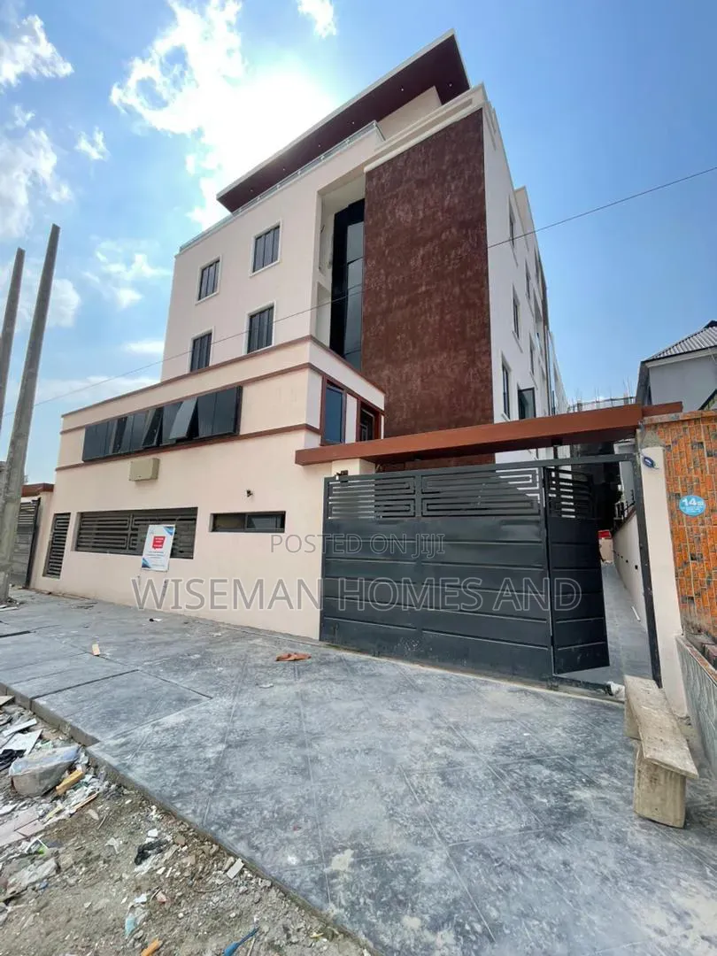 3bdrm Apartment in Ikate Lekki Eti-Osa for rent
