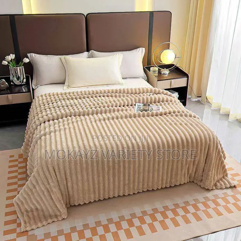Double Sided Warm Solid Skin Friendly Rabbit Fur Velvet Blanket/Duvet