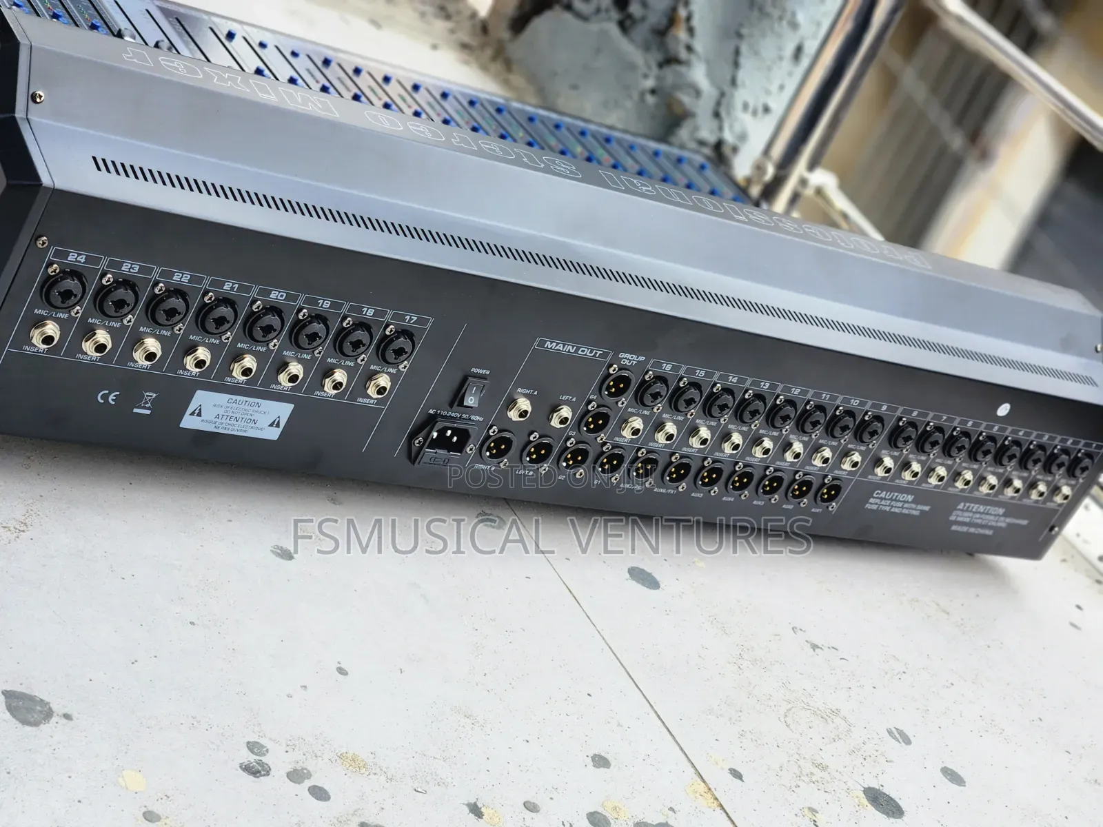 Yamaha VFX-24 7 Auxiliary 4 Group Professional Audio Mixer
