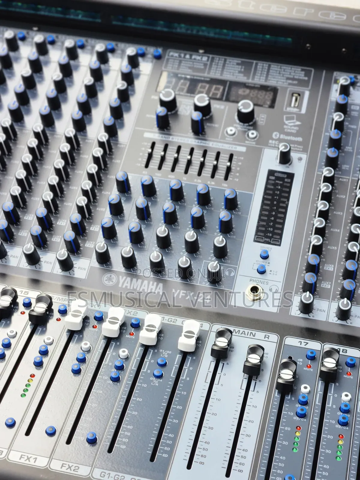 Yamaha VFX-24 7 Auxiliary 4 Group Professional Audio Mixer