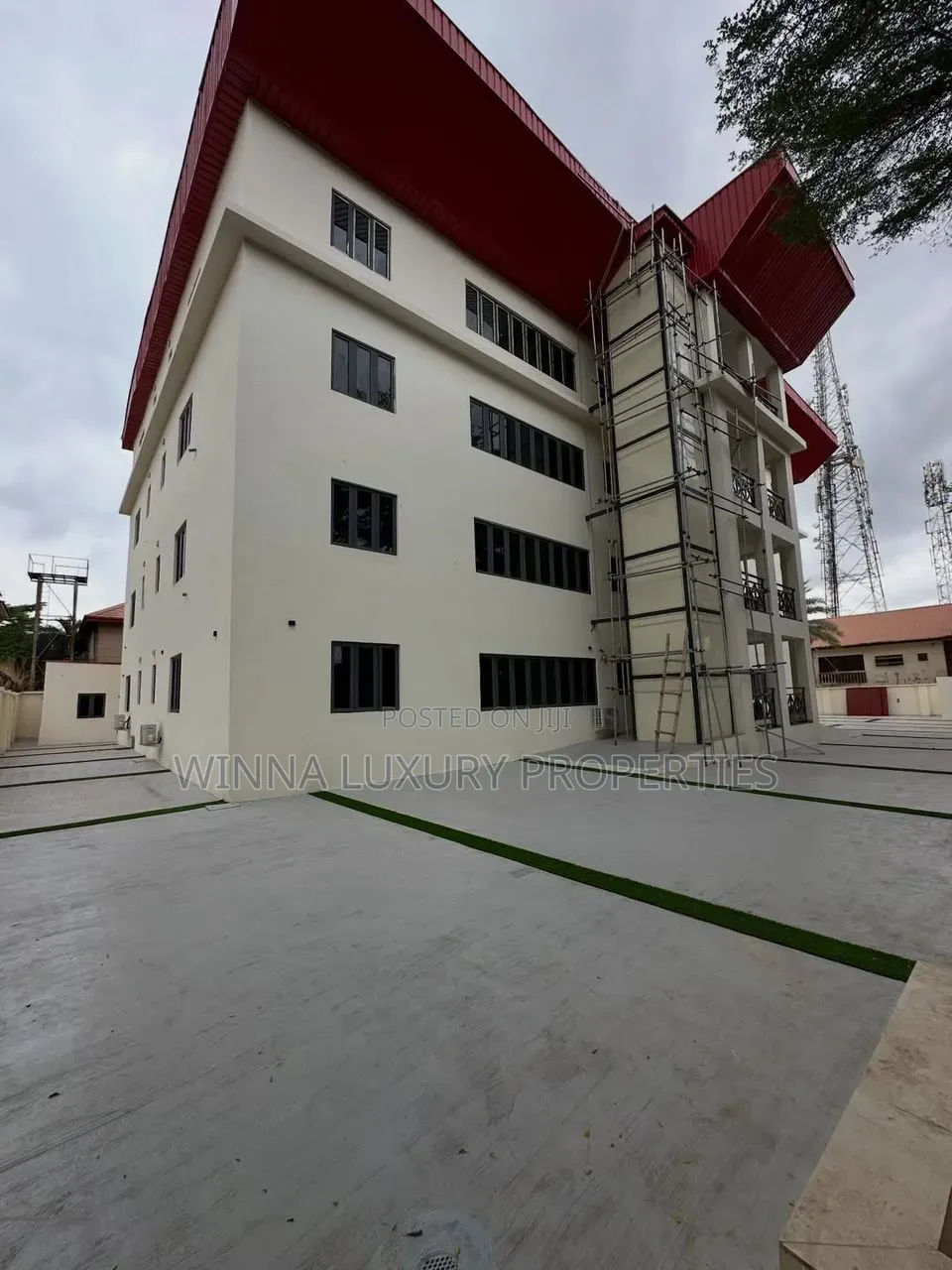20bdrm Apartment in Durumi for sale