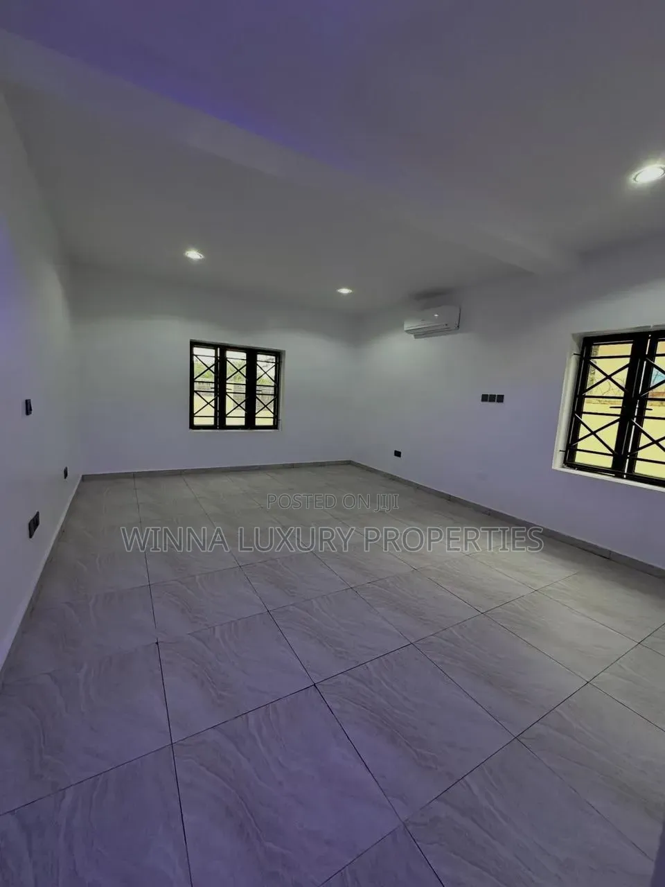 20bdrm Apartment in Durumi for sale