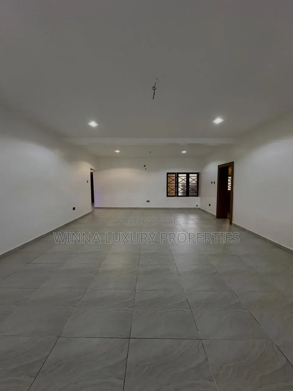 20bdrm Apartment in Durumi for sale