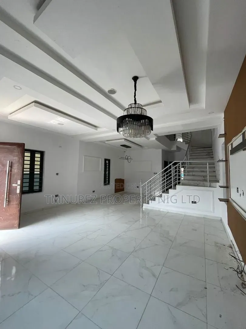 3bdrm Apartment in Ikota for rent