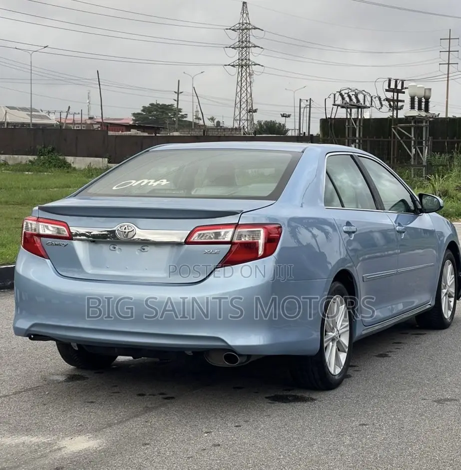Toyota Camry XLE 4dr Sedan (2.5L 4cyl 6A) 2013 Blue