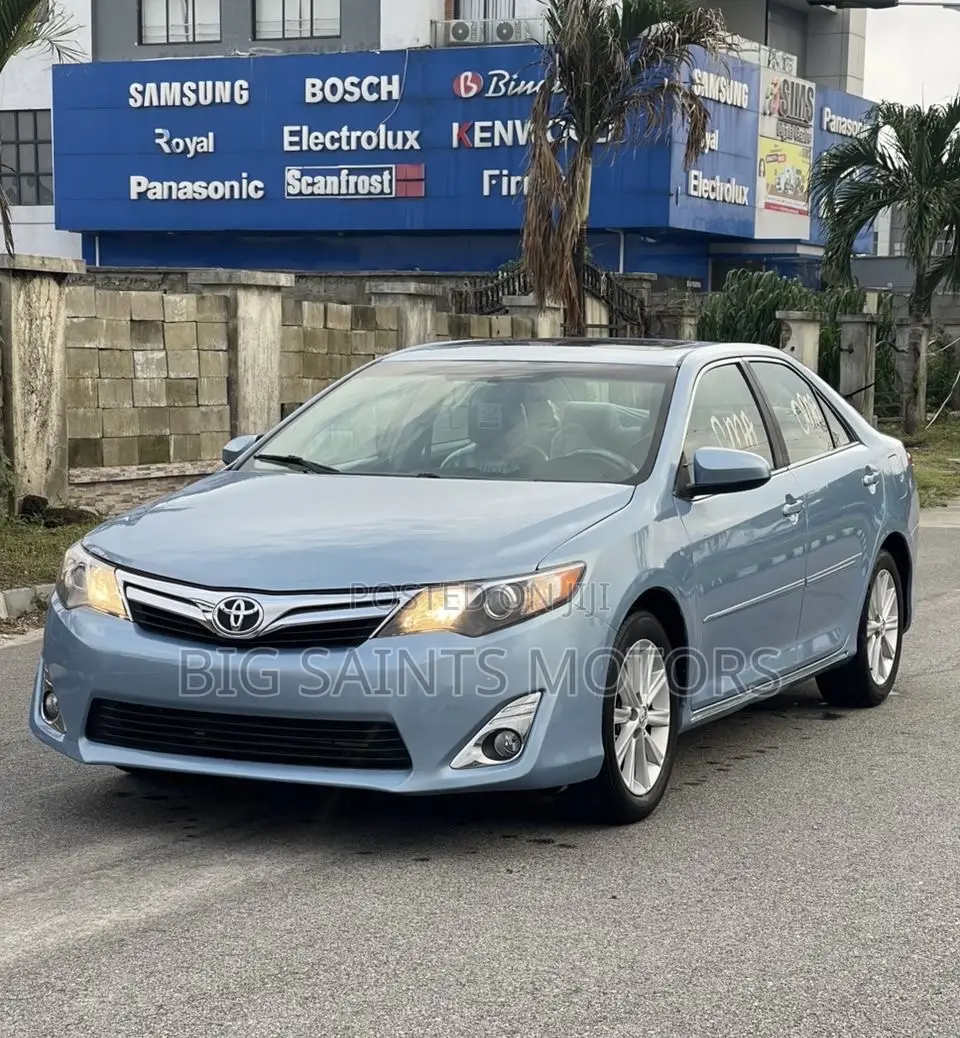 Toyota Camry XLE 4dr Sedan (2.5L 4cyl 6A) 2013 Blue