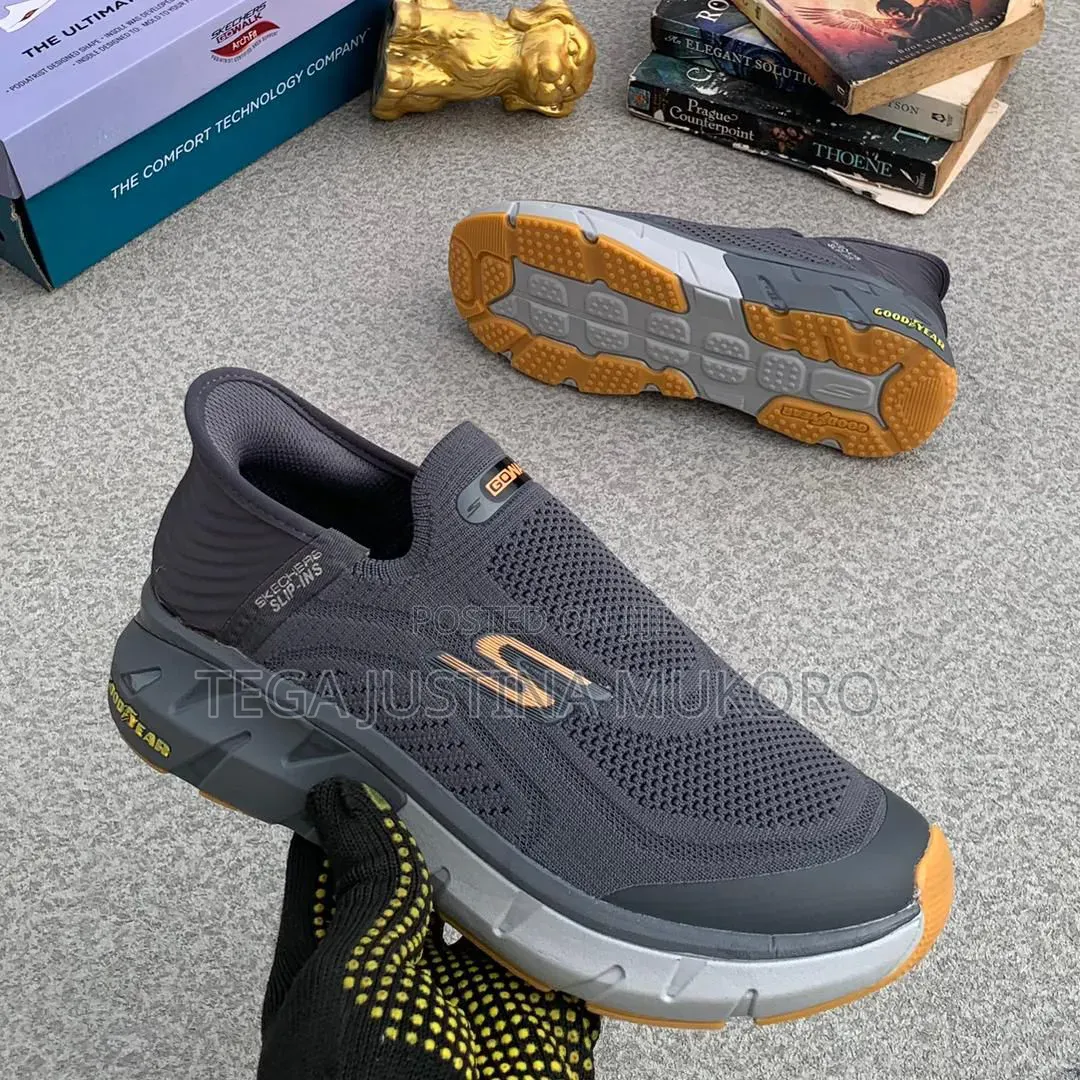 Latest Design Skechers Slip on Sneakers