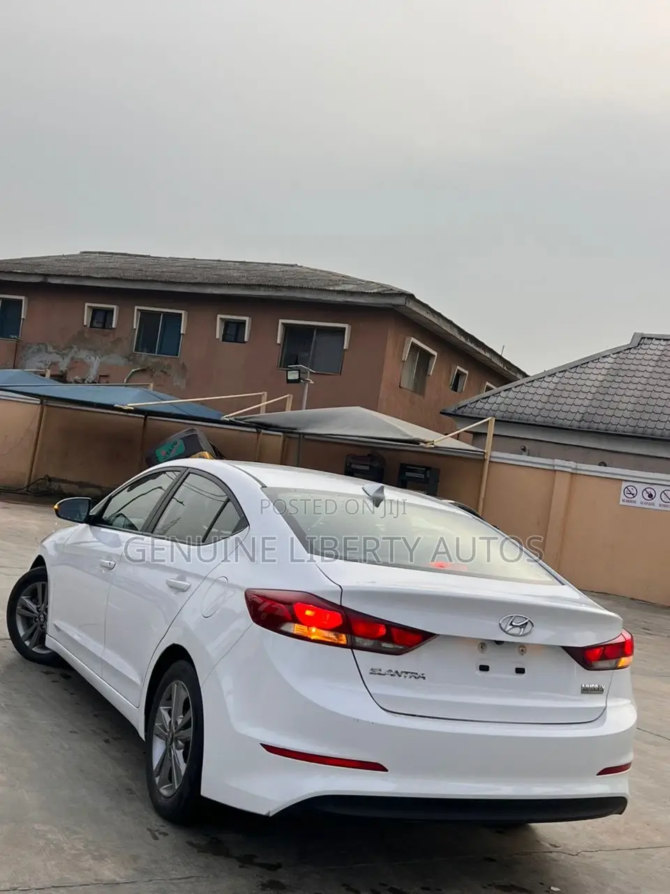 Hyundai Elantra 2018 White